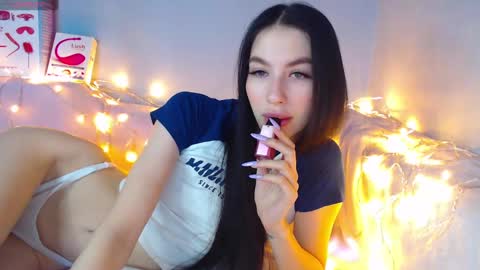 Snapshot of karolina_hottie_ chatting on January 15, 3:33 am Kira online show from January 15, 3:33 am