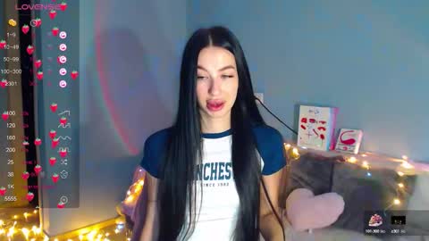 Snapshot of karolina_hottie_ chatting on September 18, 1:59 am Kira online show from September 18, 1:59 am