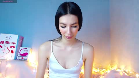 Snapshot of karolina_hottie_ chatting on February 16, 2:54 am Kira online show from February 16, 2:54 am