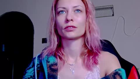 karoline121 online show from November 28, 7:06 pm