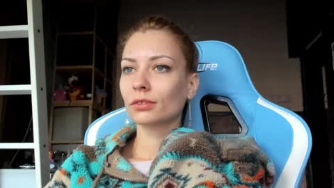 karoline121 online show from November 12, 6:11 am