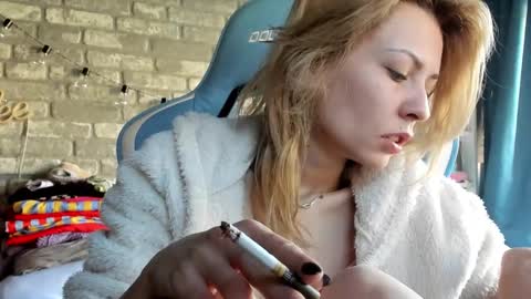 karoline121 online show from December 17, 7:56 am