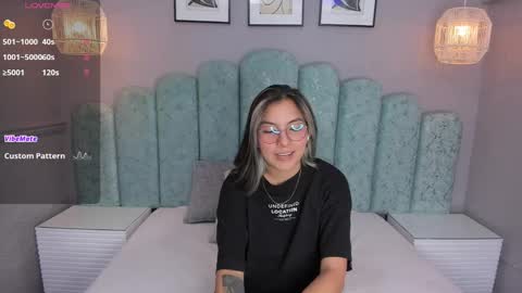 Snapshot of karoll_santos chatting on February 19, 3:28 am Karol Santos online show from February 19, 3:28 am