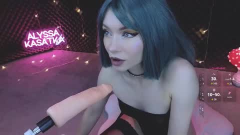 ALYSSA                online show from December 15, 4:56 pm