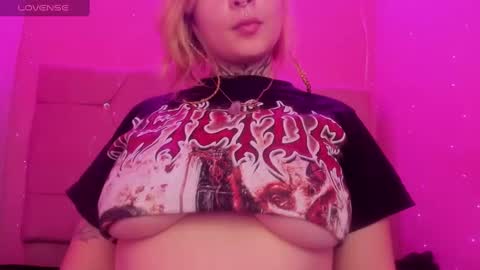 kat_cirice18 online show from March 12, 12:15 pm