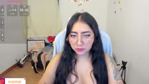 Snapshot of kat_ly_chan chatting on October 4, 3:23 am Kat online show from October 4, 3:23 am