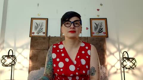 kat paradisse online show from February 12, 12:07 pm