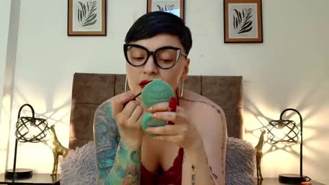 kat paradisse online show from January 14, 12:32 pm