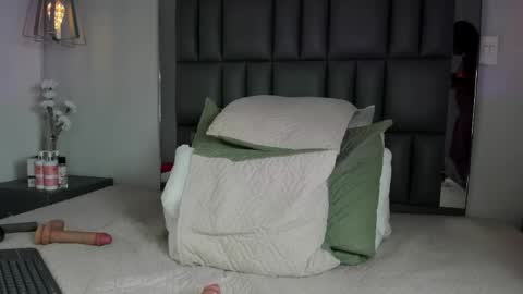 kataleya_west online show from June 5, 9:10 pm