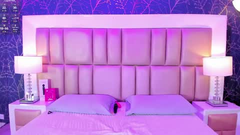 Kiara  online show from April 24, 12:30 pm