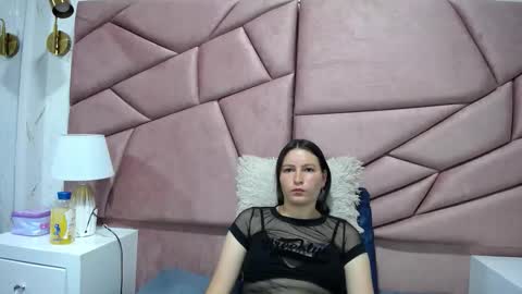 Snapshot of katalina23_ chatting on October 13, 8:33 pm Katalina online show from October 13, 8:33 pm