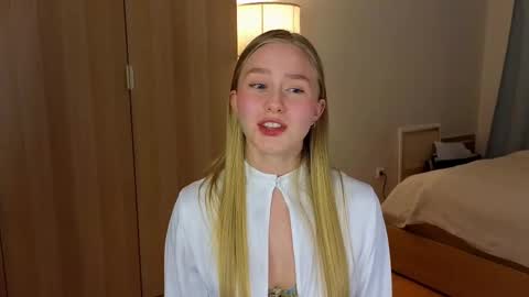 Snapshot of katcontrol chatting on March 4, 1:17 pm katcontrol online show from March 4, 1:17 pm