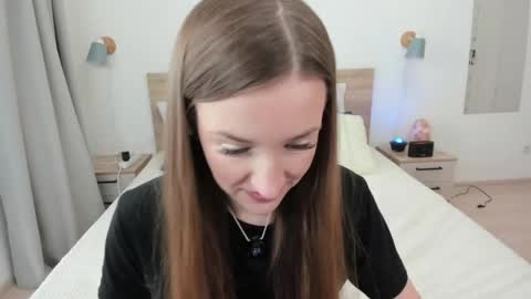 kate_redgar online show from April 27, 2:03 pm