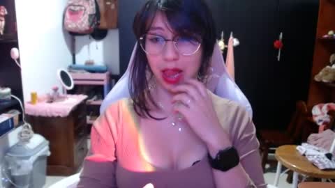 Kateeen18 online show from July 19, 5:31 am