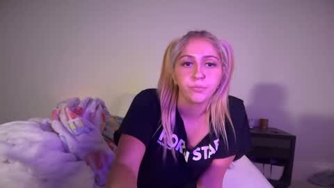 Snapshot of kateharperr chatting on September 23, 6:11 am kateharperr online show from September 23, 6:11 am