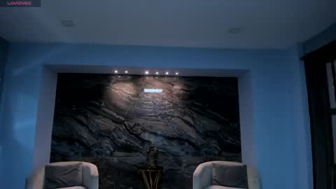 K A T E  online show from April 25, 12:41 pm