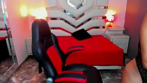 kate Tompson online show from January 18, 1:40 pm