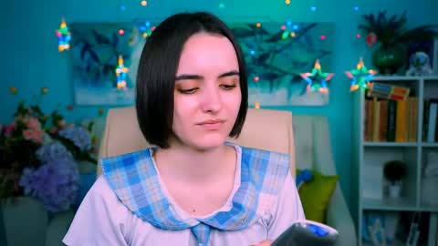 katewillows online show from April 22, 4:42 am