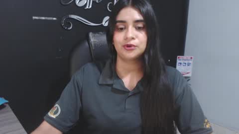 Call me Lau  online show from April 4, 11:36 pm