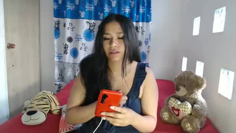 Snapshot of kathiie_ chatting on March 3, 11:58 am K A T H I E online show from March 3, 11:58 am