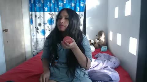 Snapshot of kathiie_ chatting on January 13, 12:02 pm K A T H I E online show from January 13, 12:02 pm