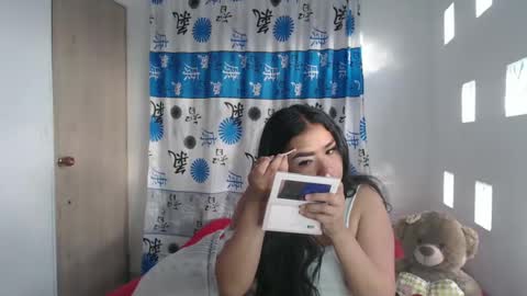 Snapshot of kathiie_ chatting on February 3, 11:53 am K A T H I E online show from February 3, 11:53 am