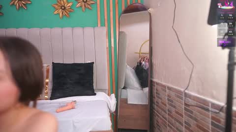 K A T L Y N  online show from September 24, 8:30 pm