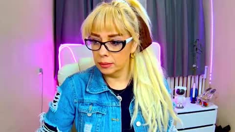 katrinacharm online show from September 15, 6:00 am