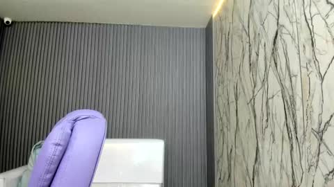 katteyes_ online show from April 17, 11:29 pm