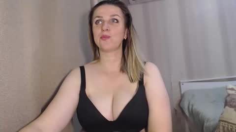 Snapshot of katty_fox chatting on September 16, 9:28 am Katty Fox online show from September 16, 9:28 am