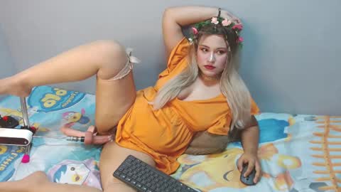 Snapshot of katty_loveless chatting on October 13, 7:11 am Katty Loveless online show from October 13, 7:11 am