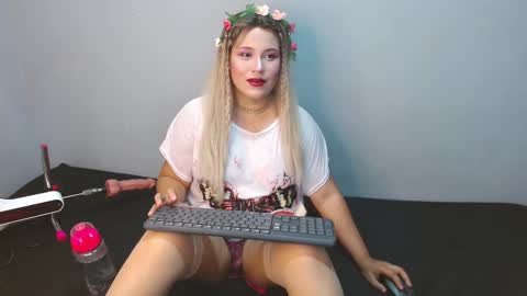 Snapshot of katty_loveless chatting on October 12, 5:54 am Katty Loveless online show from October 12, 5:54 am