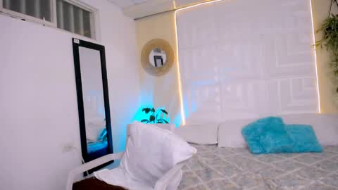 katty online show from April 11, 7:45 am