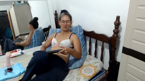 Snapshot of kattydirty144 chatting on February 4, 10:34 pm angel online show from February 4, 10:34 pm