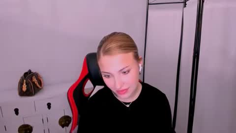 KattyXLovely online show from March 12, 4:31 pm