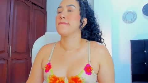 Snapshot of katyajhonss chatting on February 23, 10:05 pm KATYAJHONSS online show from February 23, 10:05 pm
