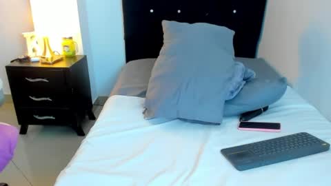 KATYAJHONSS online show from April 28, 12:52 am