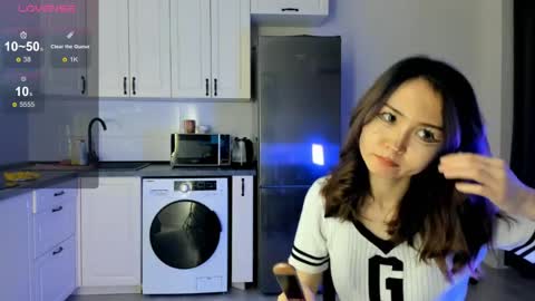 mai online show from April 24, 2:09 pm