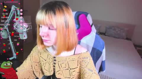 Snapshot of kawaii_power_uwu chatting on January 30, 8:22 am Kira-chan online show from January 30, 8:22 am