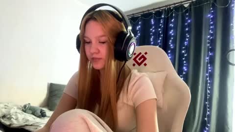 Amia online show from March 25, 5:38 pm