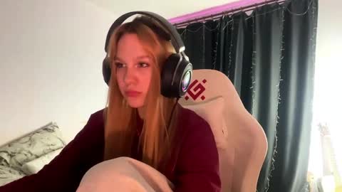 Amia online show from April 21, 5:31 pm