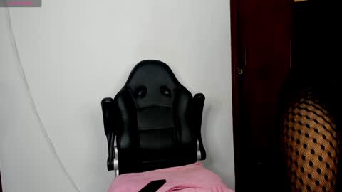 KAYLA BATISTA online show from December 3, 3:44 pm