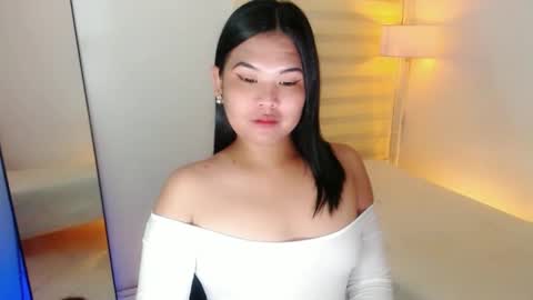 Y O U R        F U T U R E       K A Y L E E  online show from February 17, 4:20 am