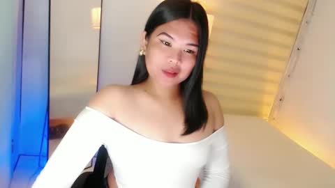 Y O U R        F U T U R E       K A Y L E E  online show from February 13, 1:19 am