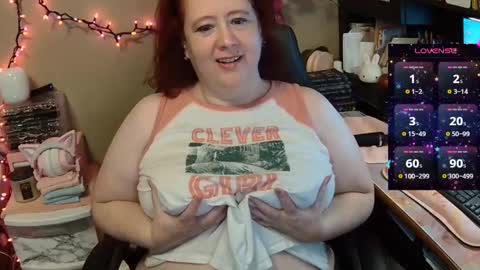 Snapshot of kayleesweetwillow chatting on September 22, 3:54 pm Kaylee SweetWillow online show from September 22, 3:54 pm