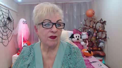 kaylesmoll online show from October 22, 6:57 pm