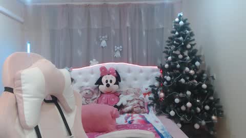 kaylesmoll online show from November 26, 7:37 pm