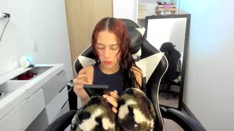 kaylie online show from April 24, 6:54 pm