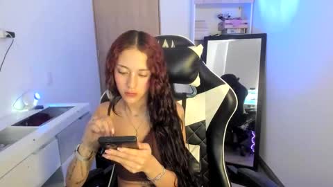 kaylie online show from April 22, 10:51 pm