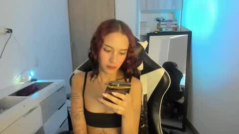 kaylie online show from April 21, 10:50 pm